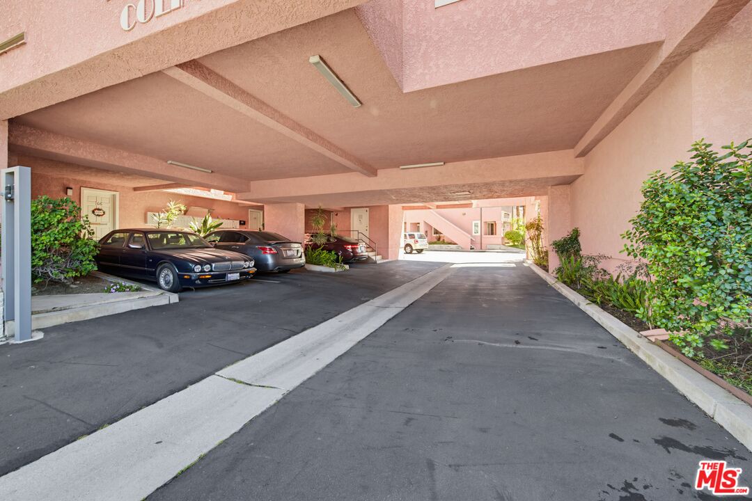4810 S La Brea Ave Unit: 210