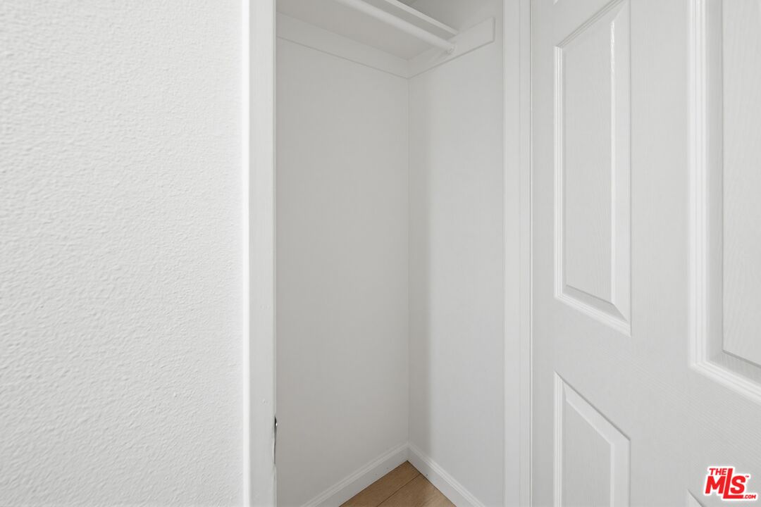 4810 S La Brea Ave Unit: 301
