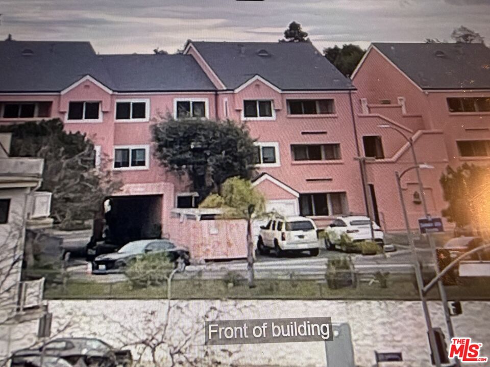 4810 S La Brea Ave Unit: 301