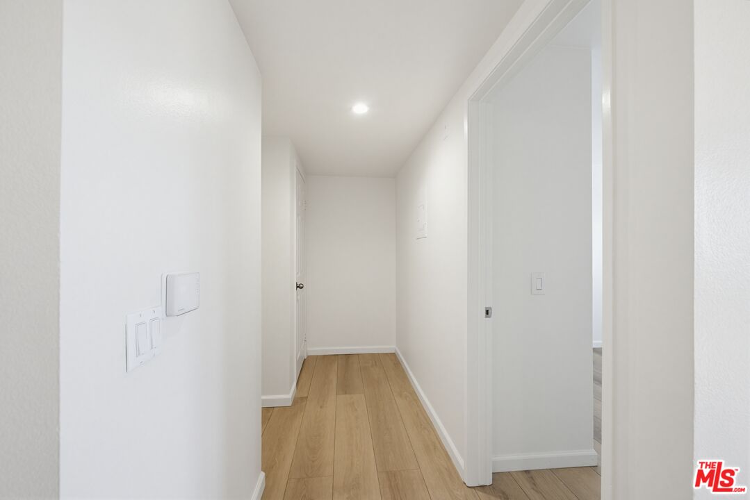4810 S La Brea Ave Unit: 301