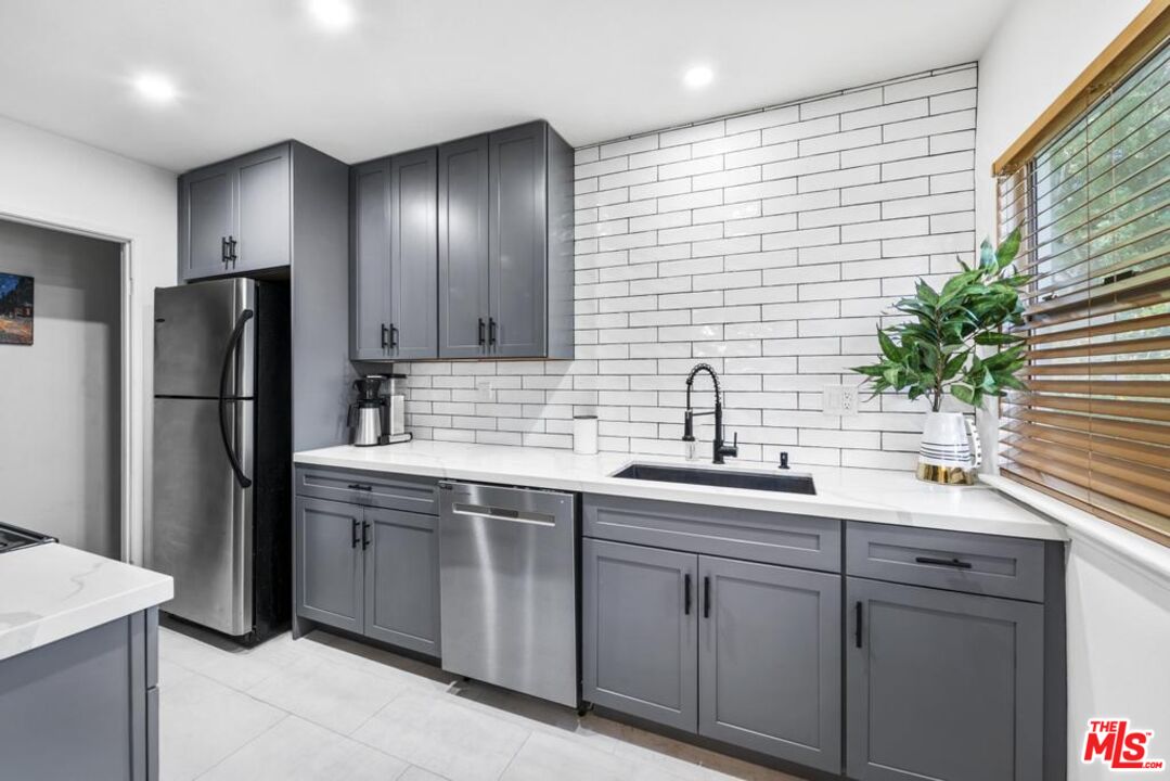 5825 Bowcroft St Unit: 1