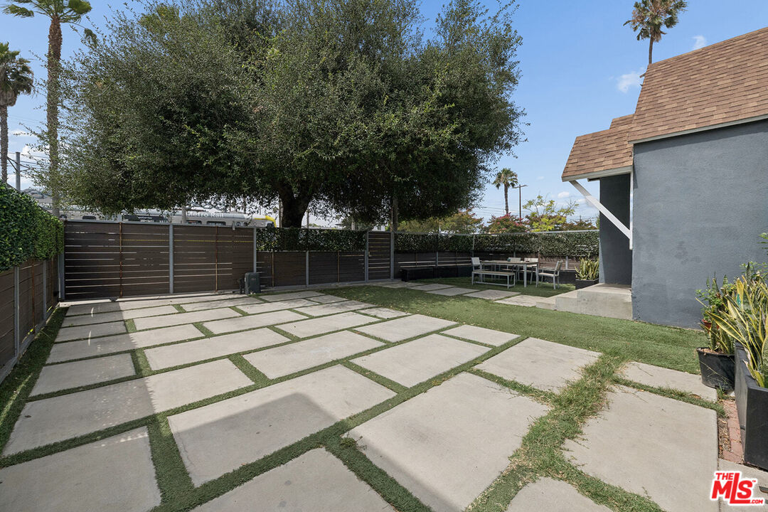 3707 Exposition Blvd