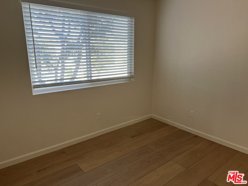 4810 S La Brea Ave Unit: 209