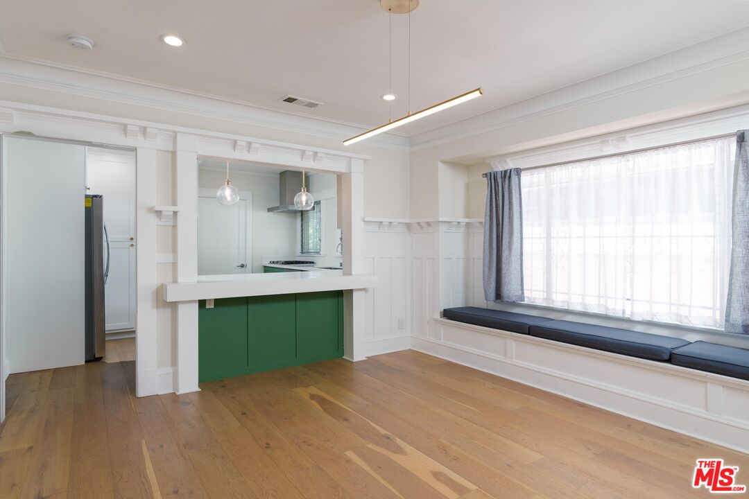 2191 W 31st St