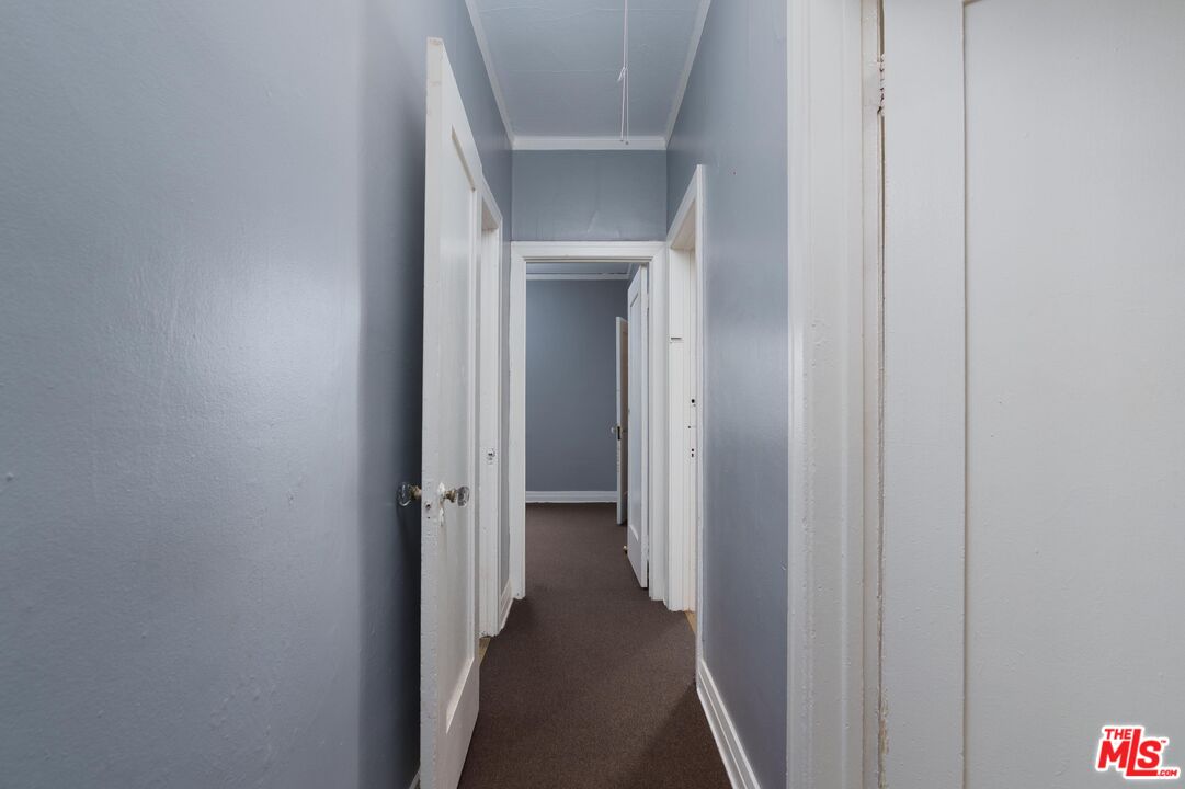 4056 W 21st St Unit: 4056-4058