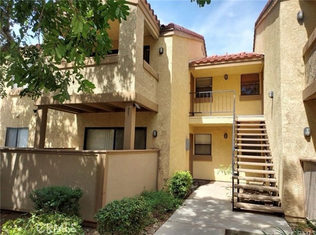 1146 W Blaine ST Unit: 202