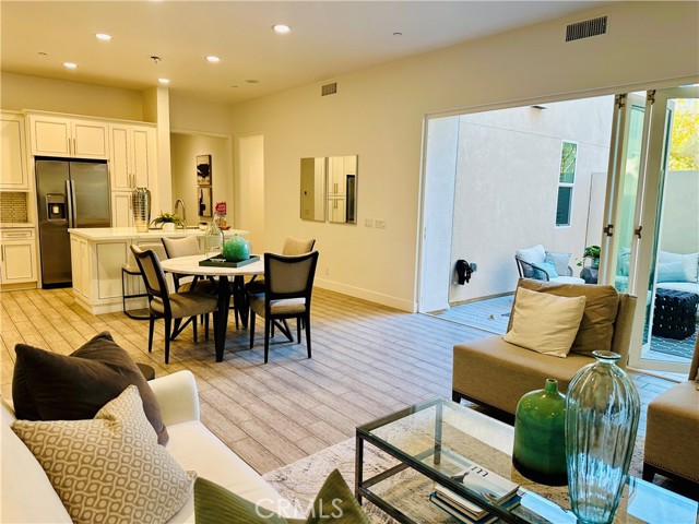 222 Follyhatch Unit: 10