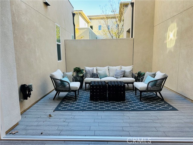 222 Follyhatch Unit: 10