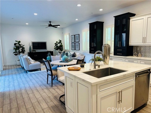 222 Follyhatch Unit: 10