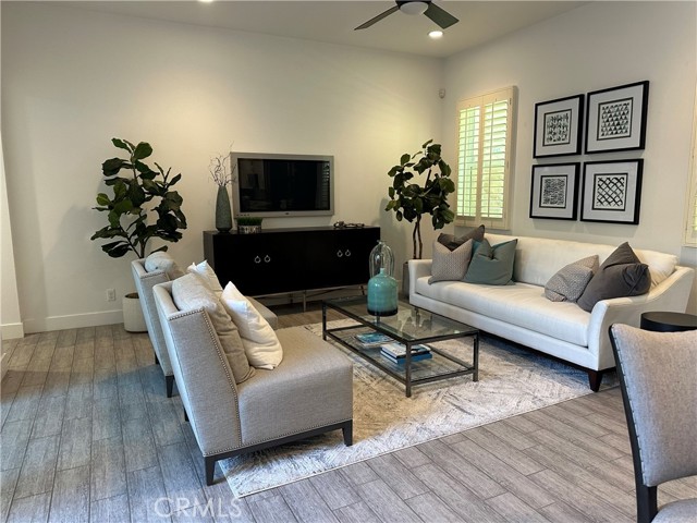 222 Follyhatch Unit: 10