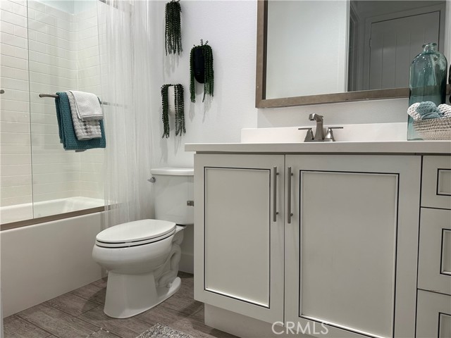 222 Follyhatch Unit: 10