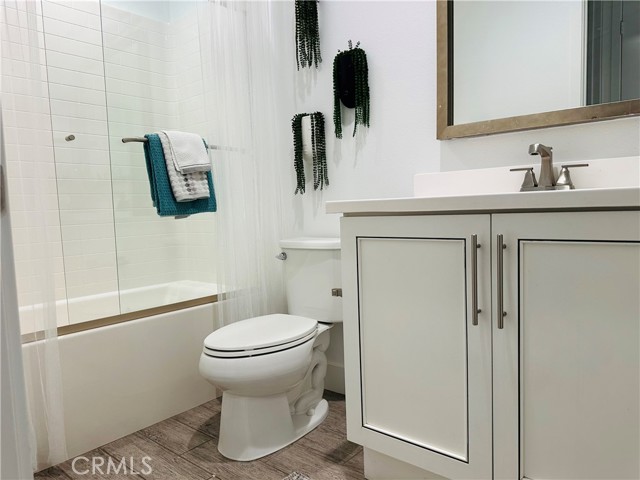 222 Follyhatch Unit: 10