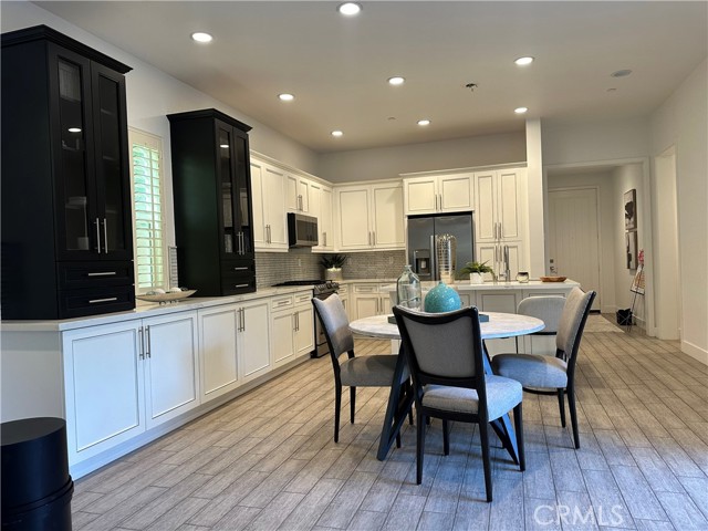 222 Follyhatch Unit: 10