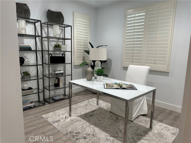 222 Follyhatch Unit: 10