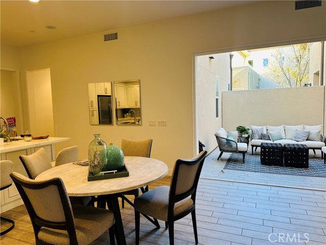 222 Follyhatch Unit: 10