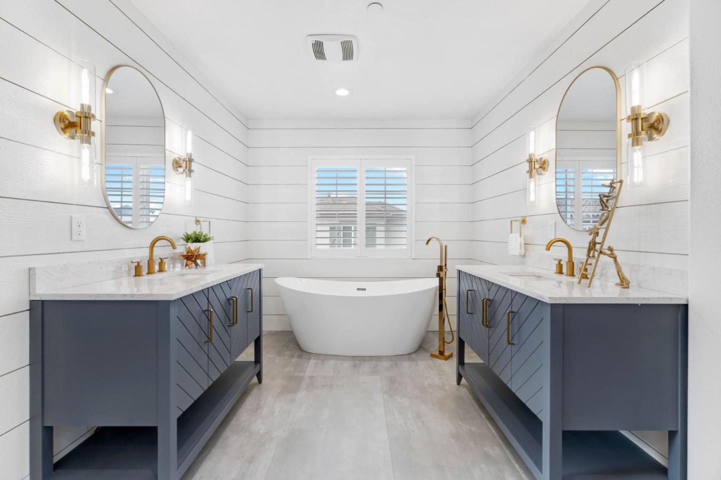 126 English Rose Circle