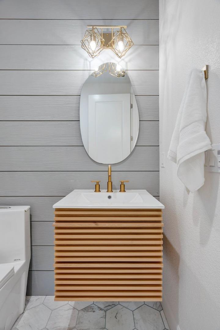 126 English Rose Circle