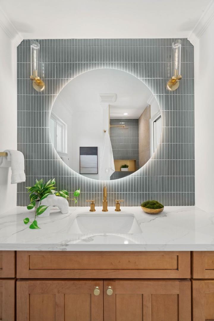 1001 Julie CT