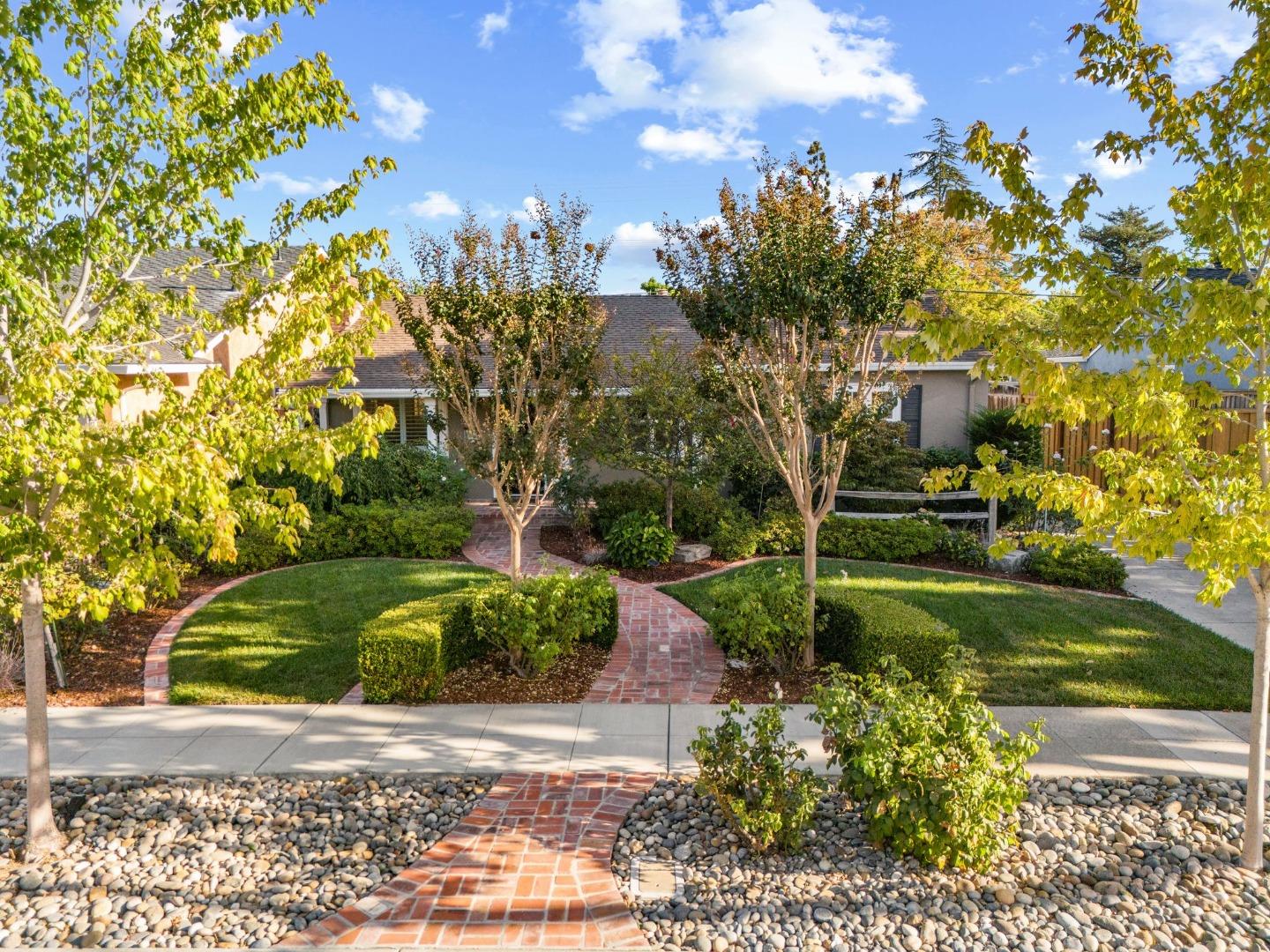 2428 Tulip RD