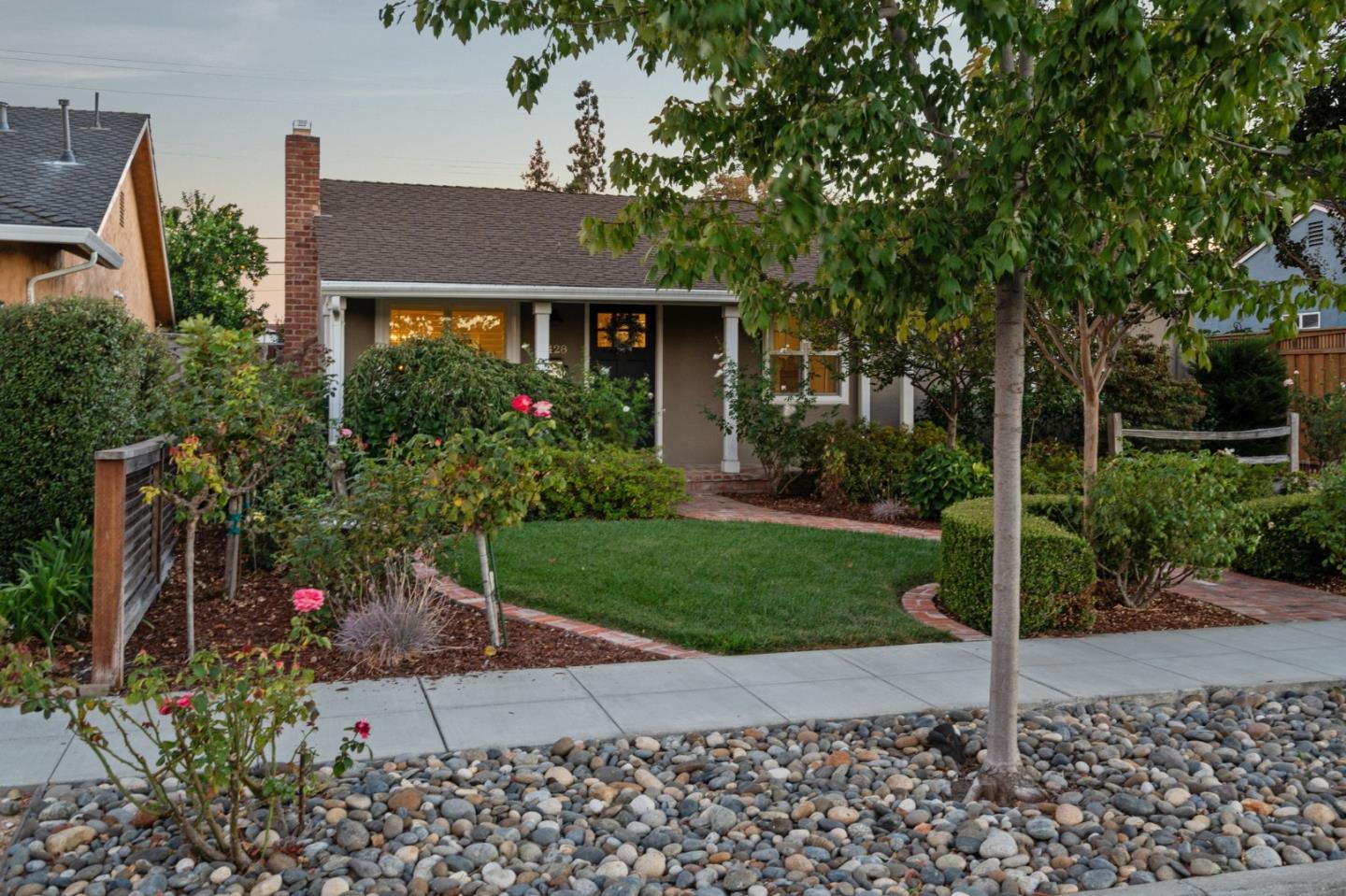 2428 Tulip RD