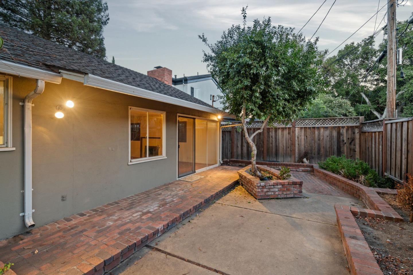 2032 Lynwood TER