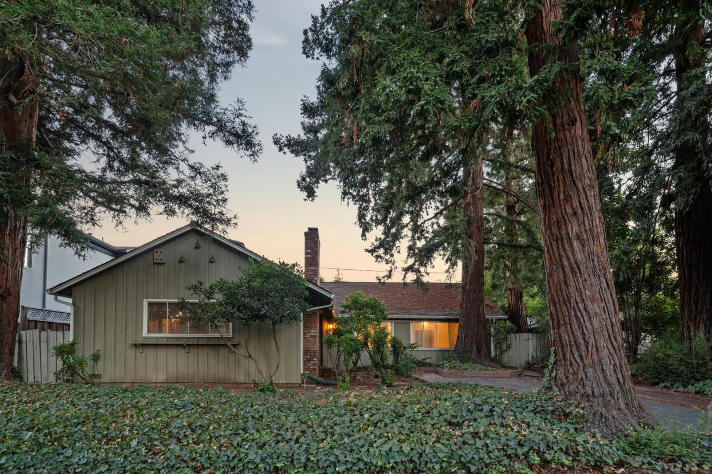 2032 Lynwood TER