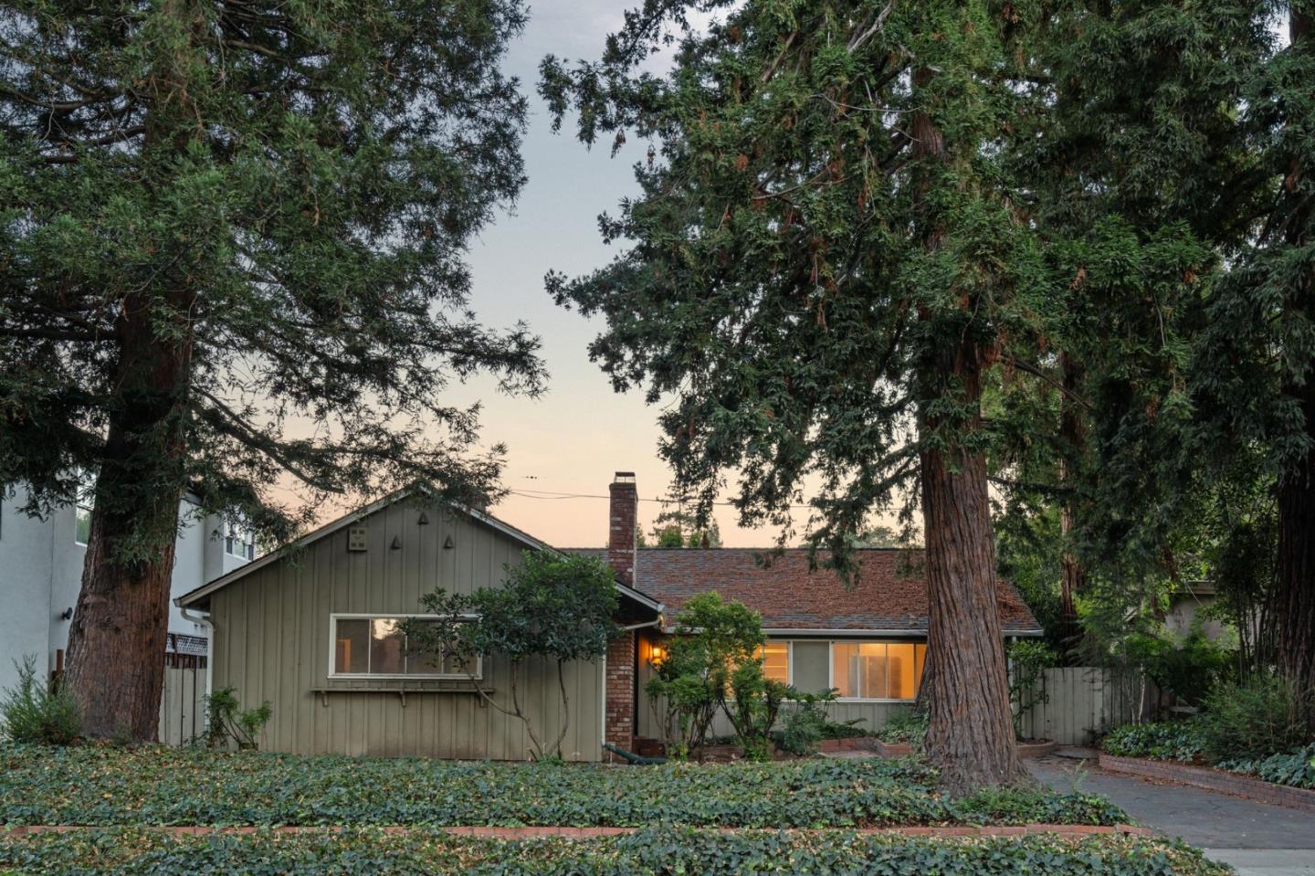 2032 Lynwood TER
