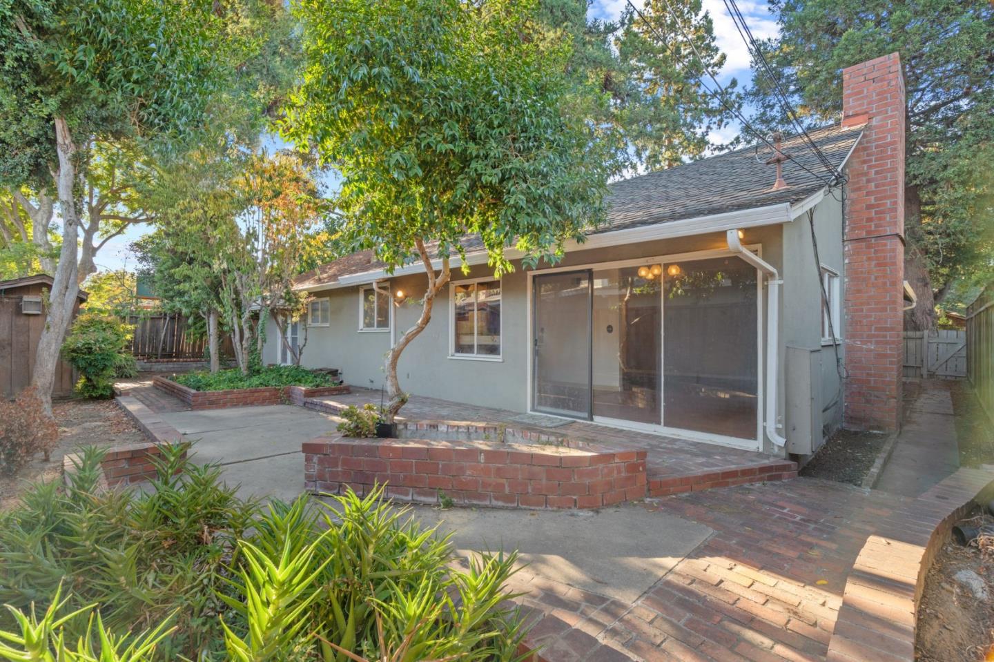 2032 Lynwood TER