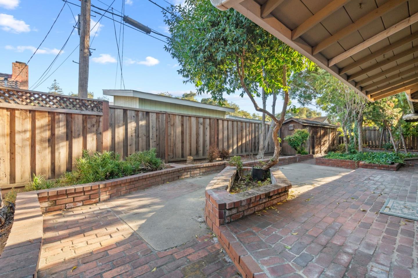 2032 Lynwood TER