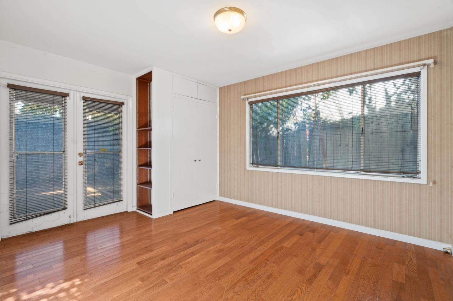 2032 Lynwood TER