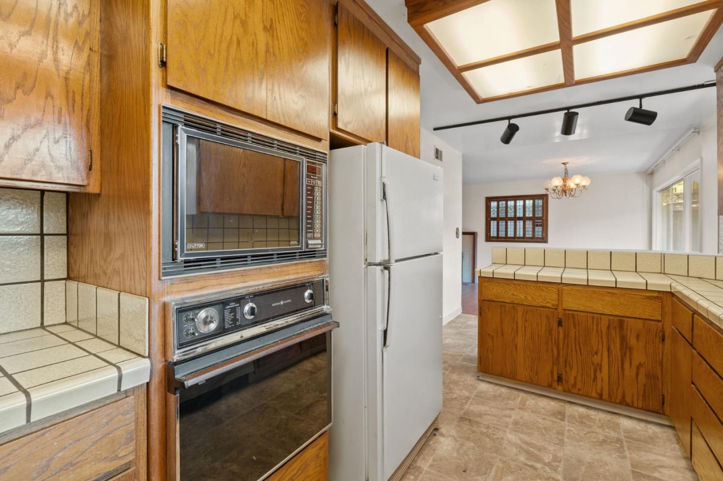 2032 Lynwood TER
