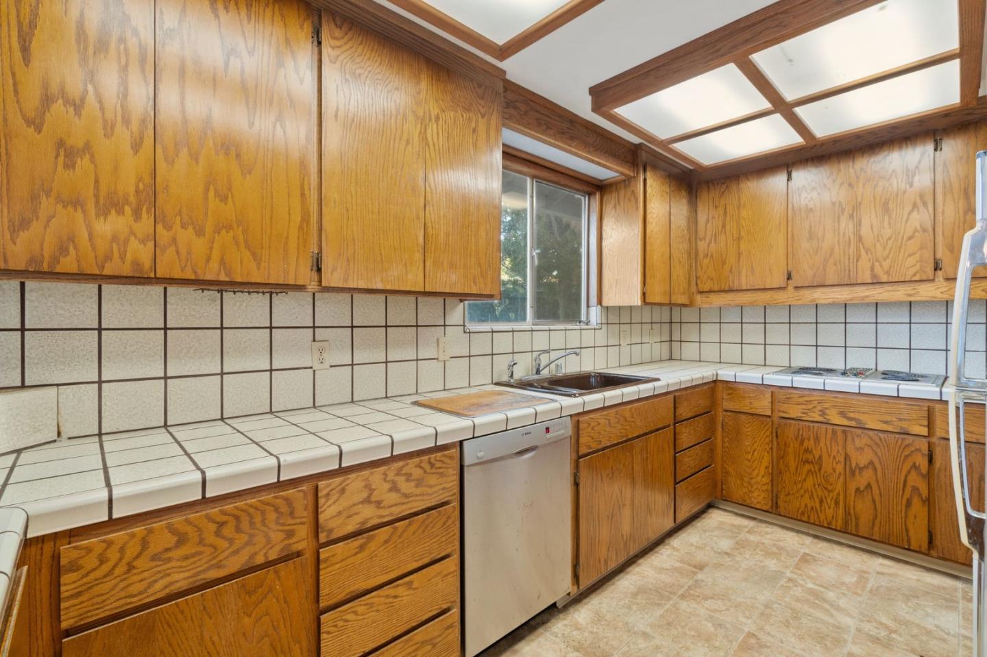 2032 Lynwood TER