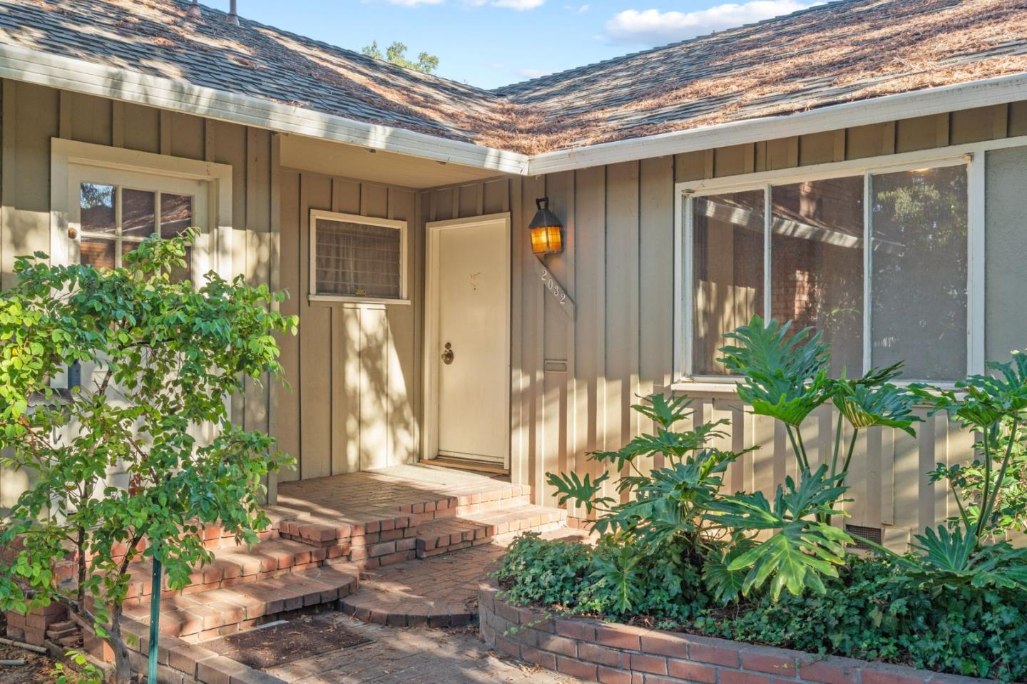 2032 Lynwood TER