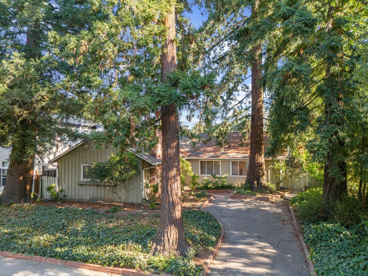 2032 Lynwood TER