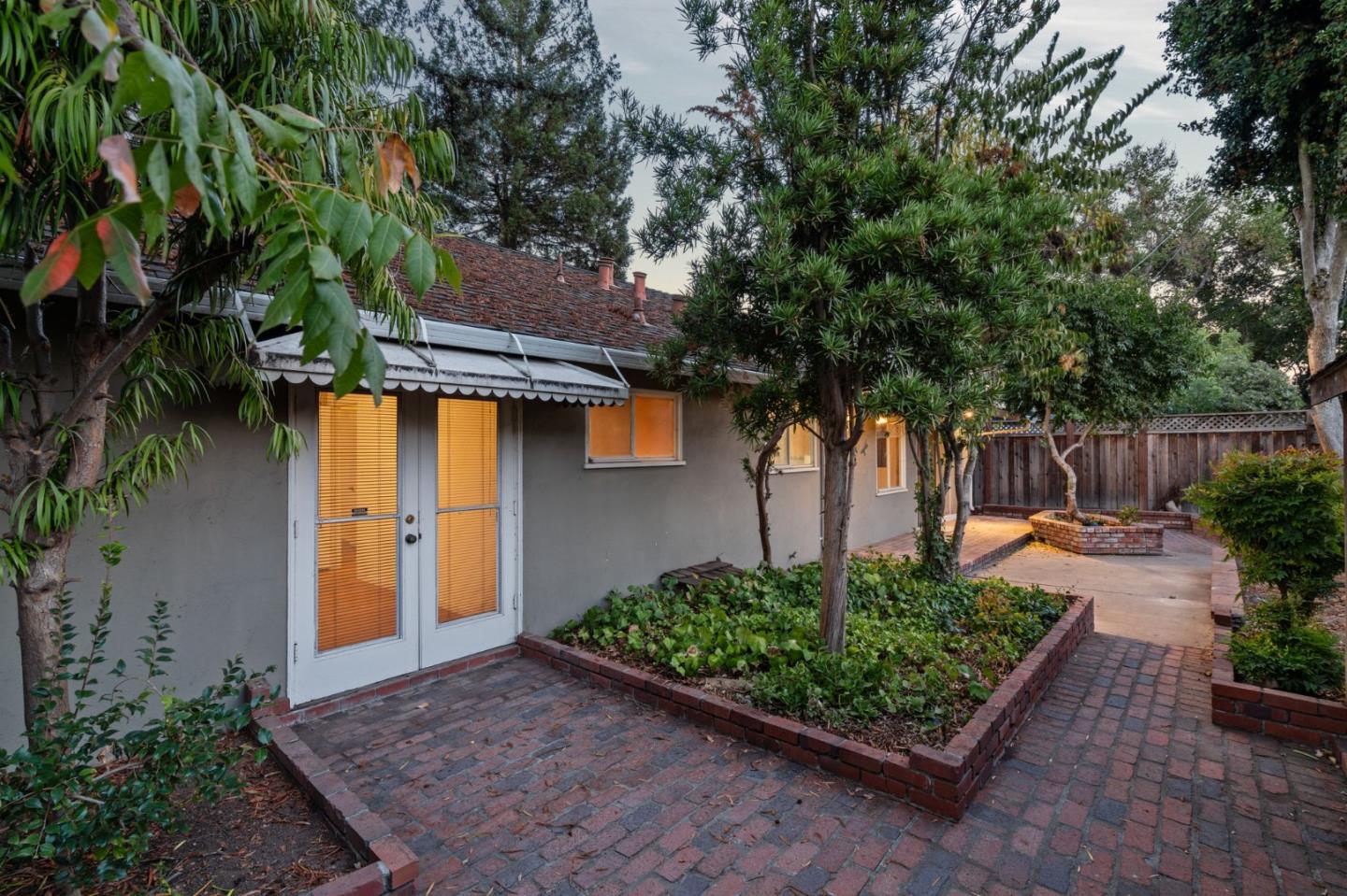 2032 Lynwood TER