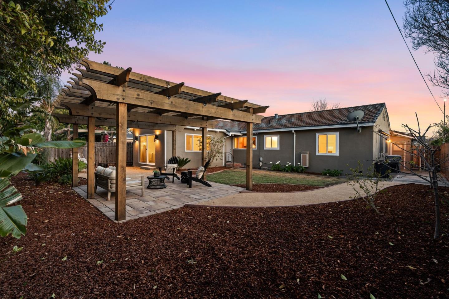 2387 Cory AVE