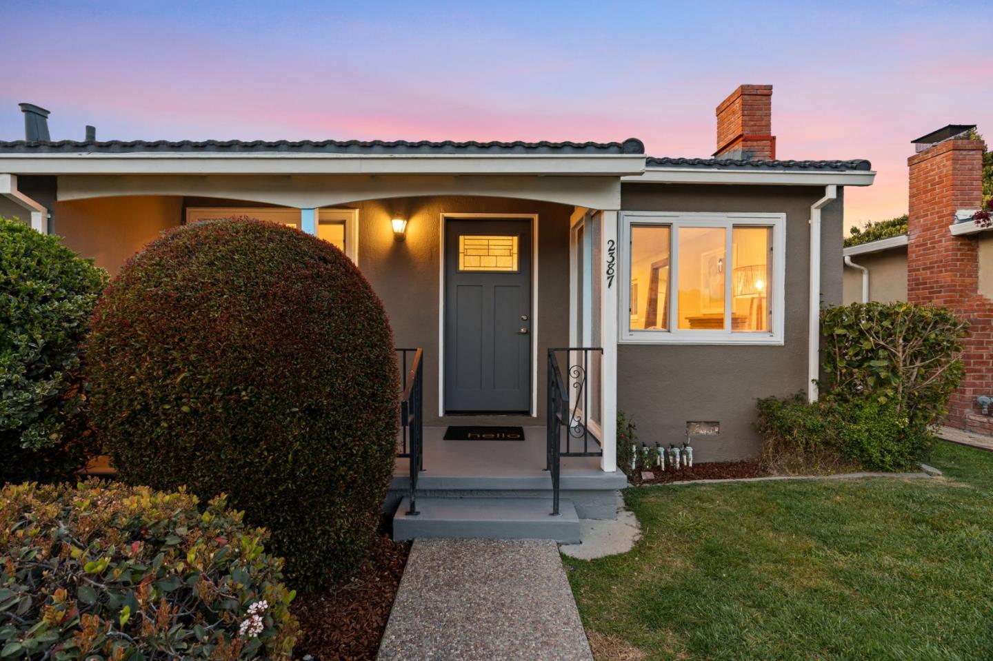2387 Cory AVE
