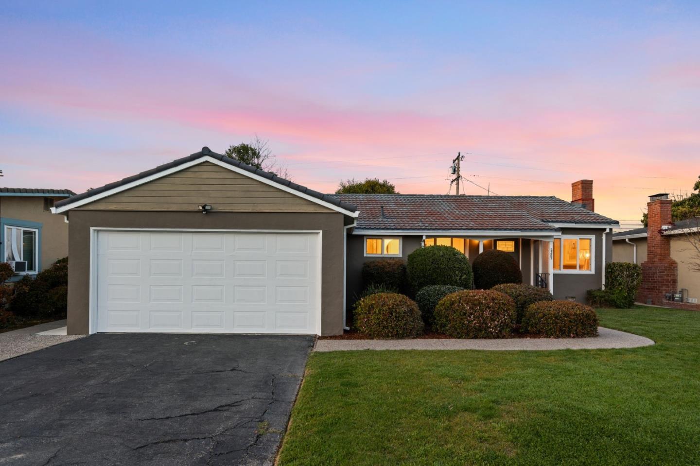 2387 Cory AVE