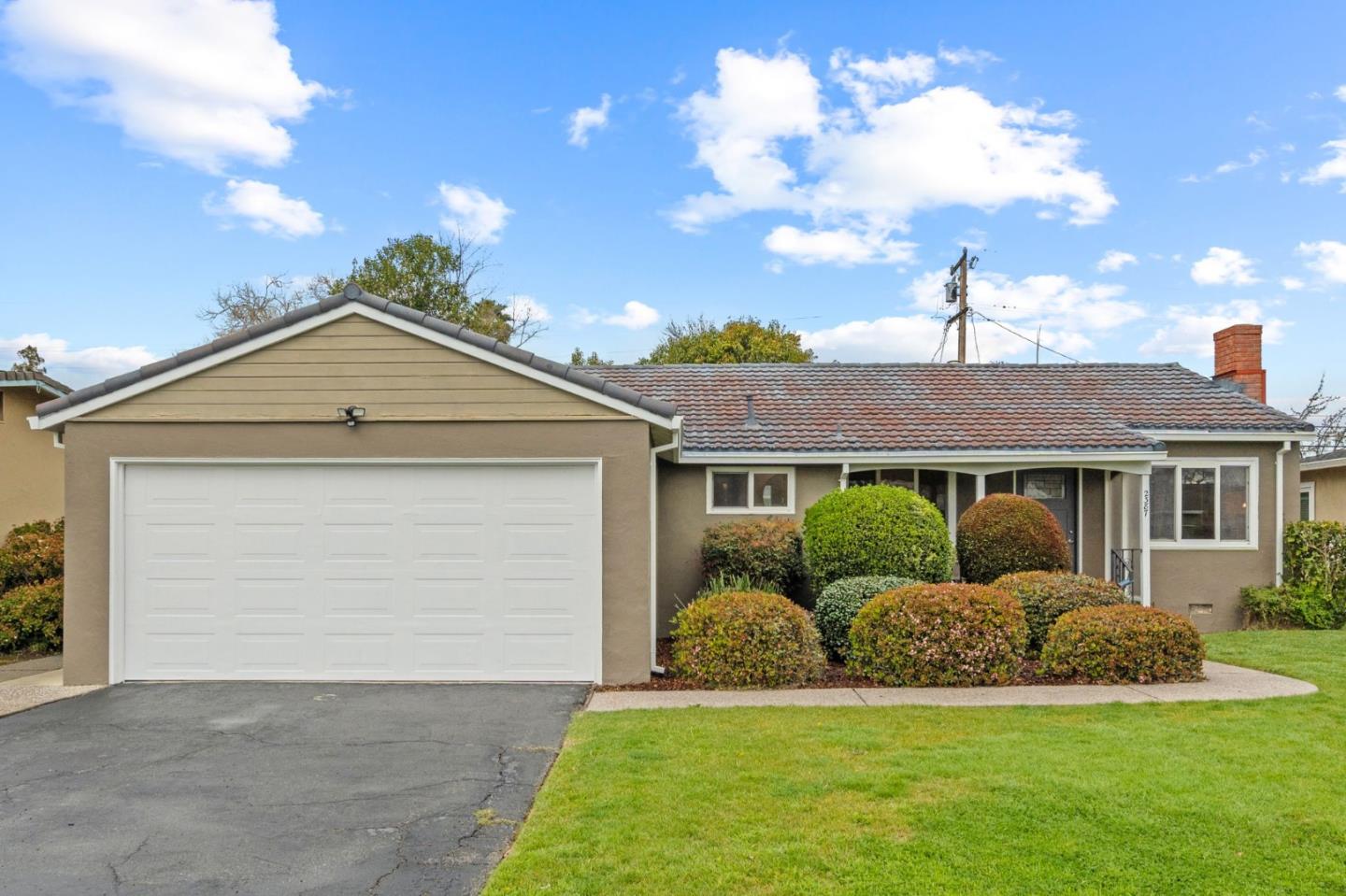 2387 Cory AVE