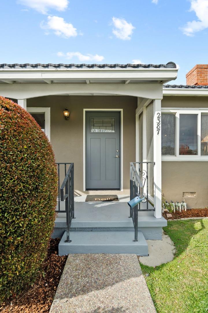 2387 Cory AVE