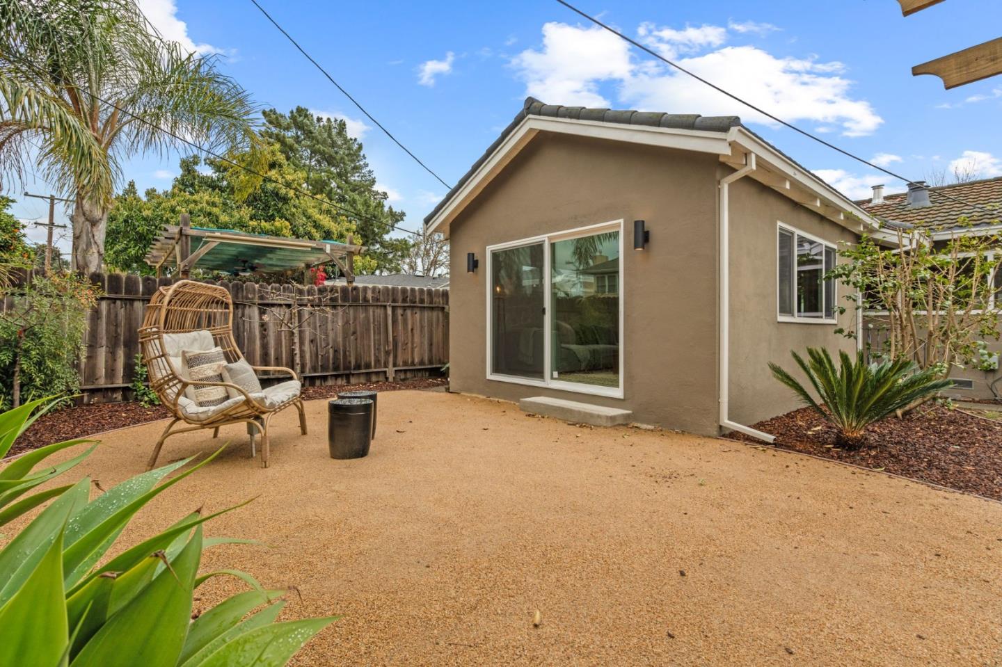 2387 Cory AVE