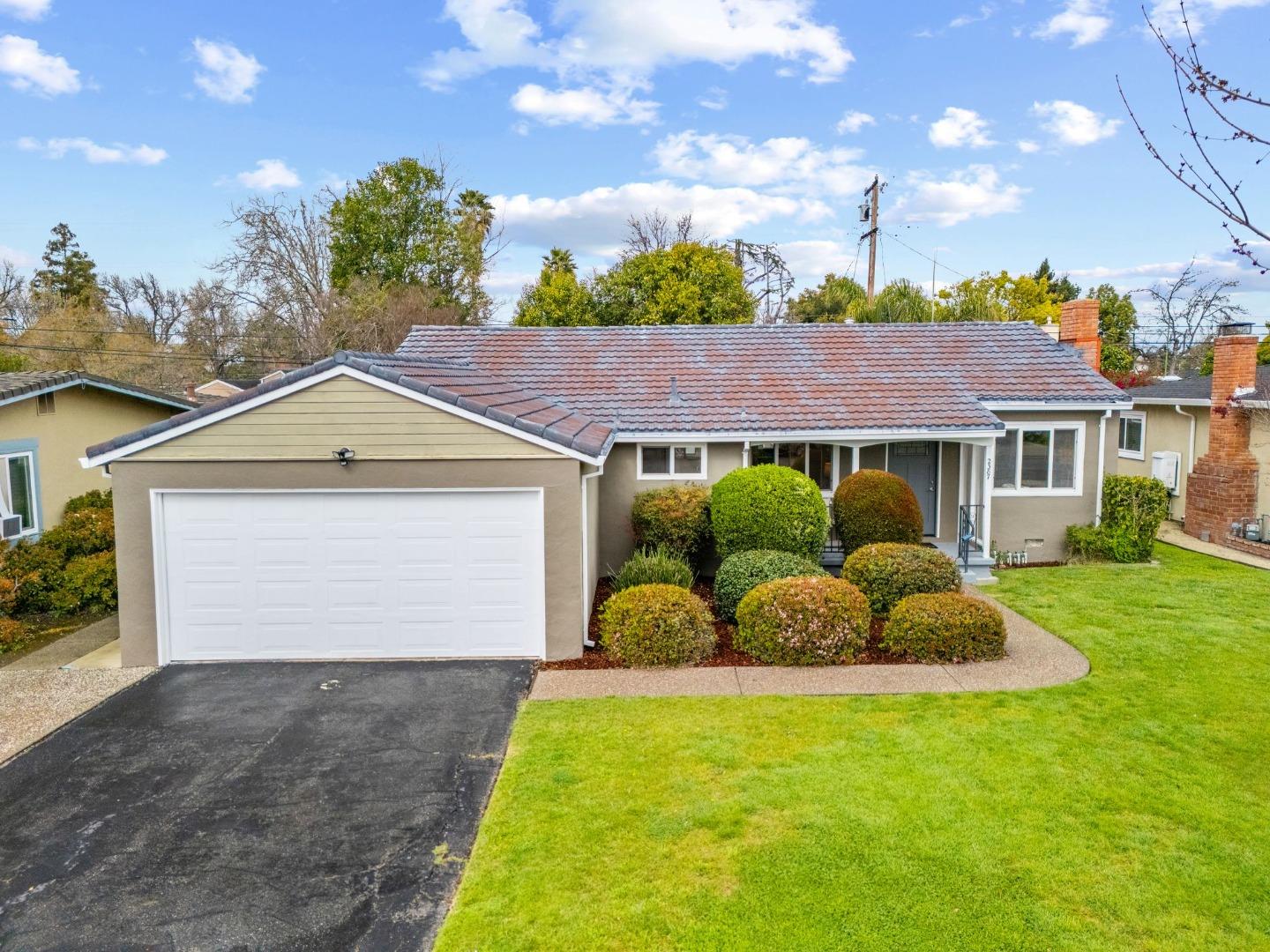 2387 Cory AVE