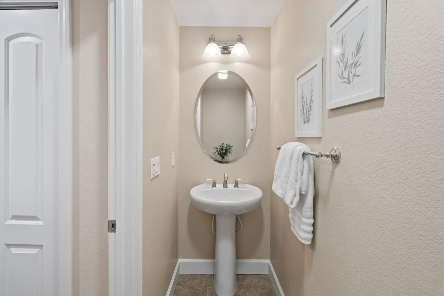 1938 Hillebrant Place