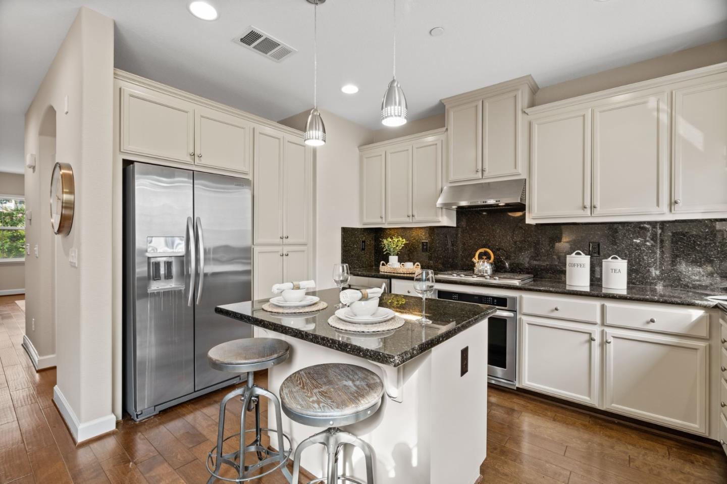 1938 Hillebrant Place