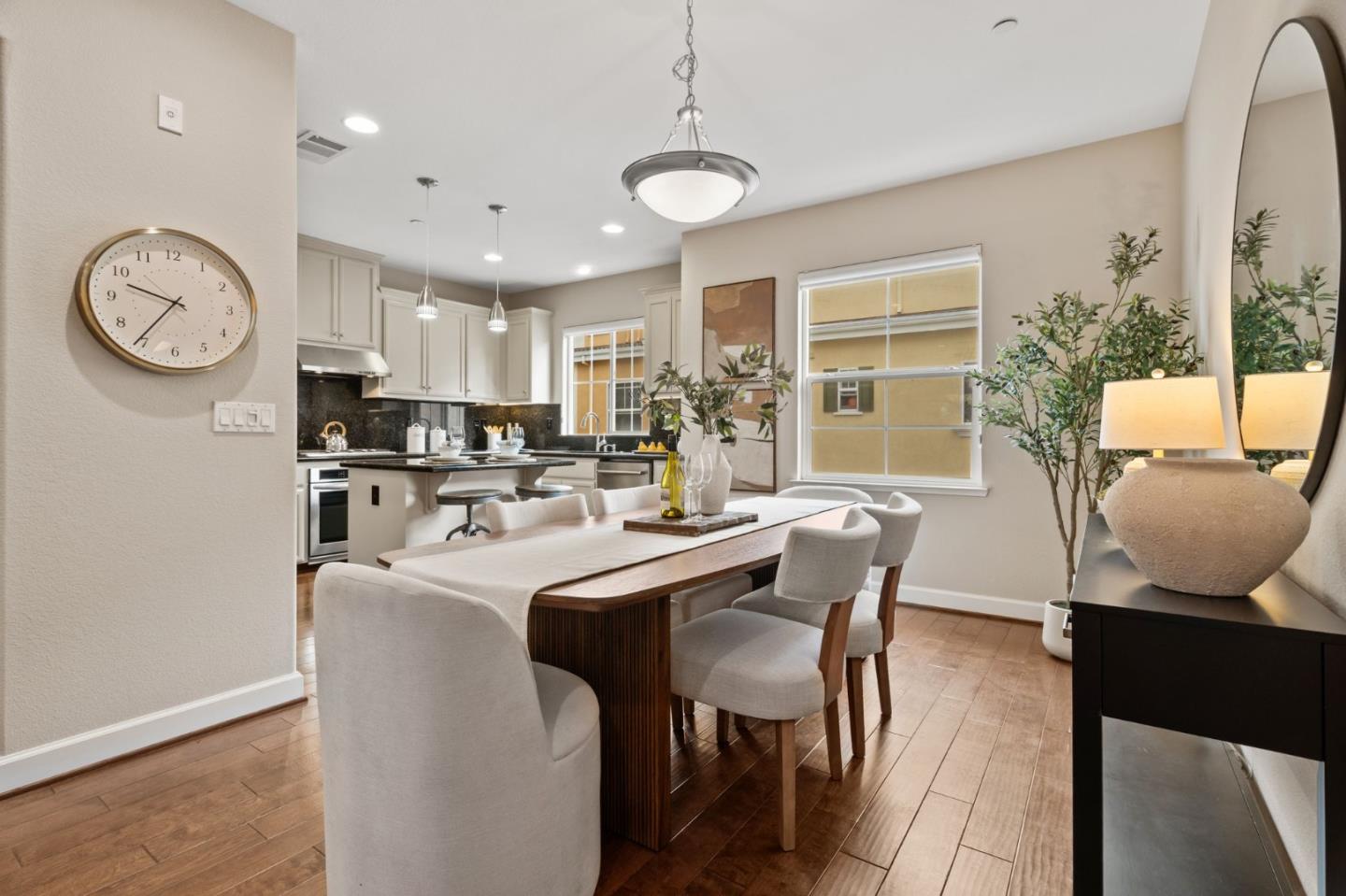 1938 Hillebrant Place