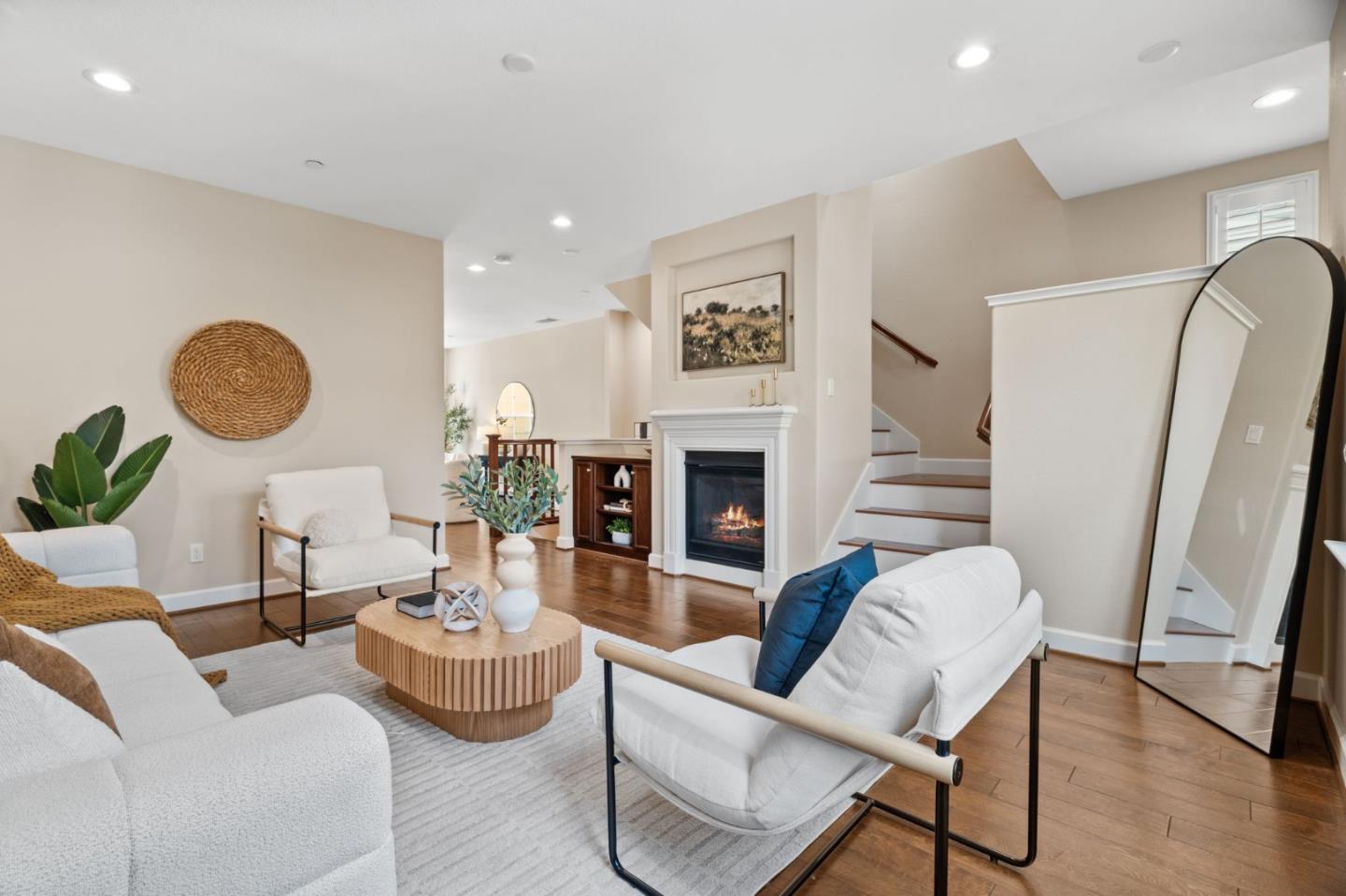 1938 Hillebrant Place