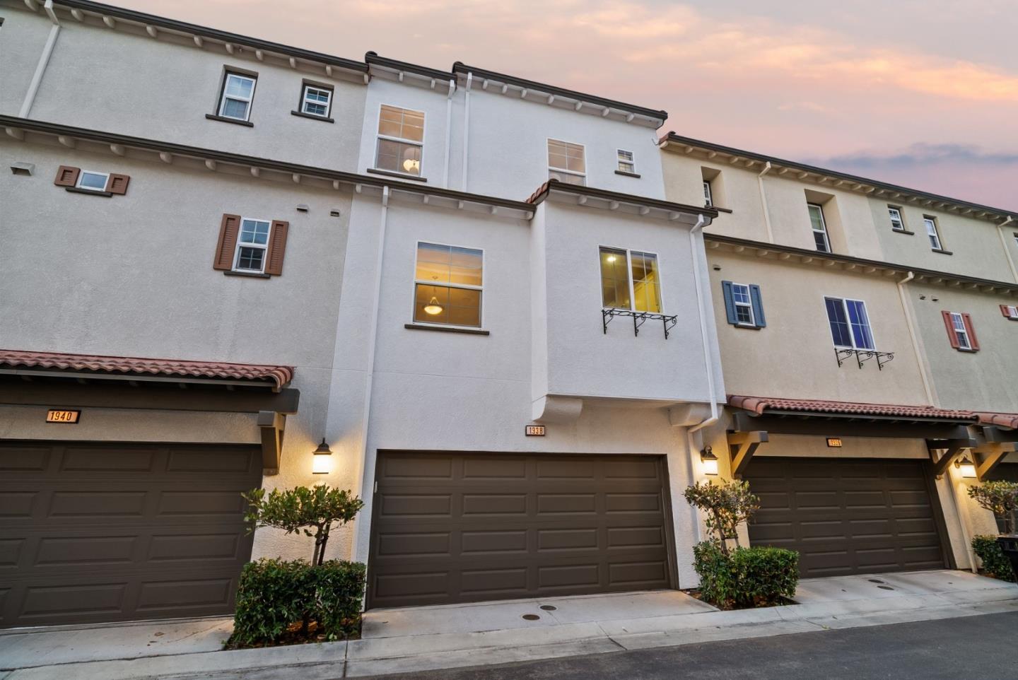 1938 Hillebrant Place