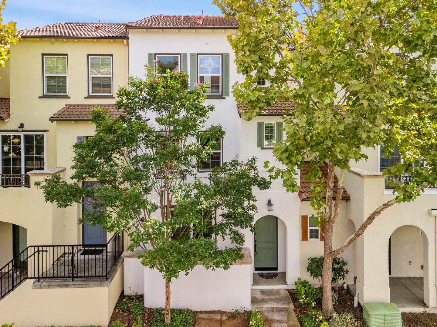 1938 Hillebrant Place