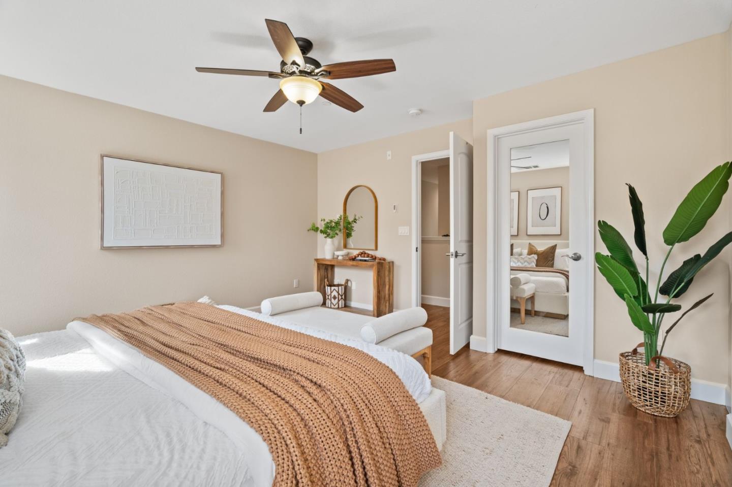 1938 Hillebrant Place