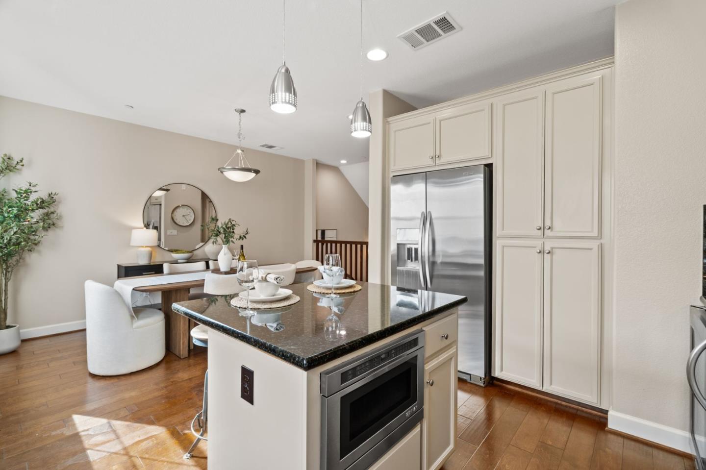 1938 Hillebrant Place